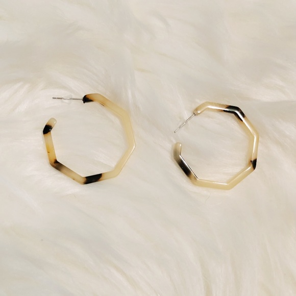 Jewelry - SALE‼️ Hexagon Tortoise Shell Hoop Earring
